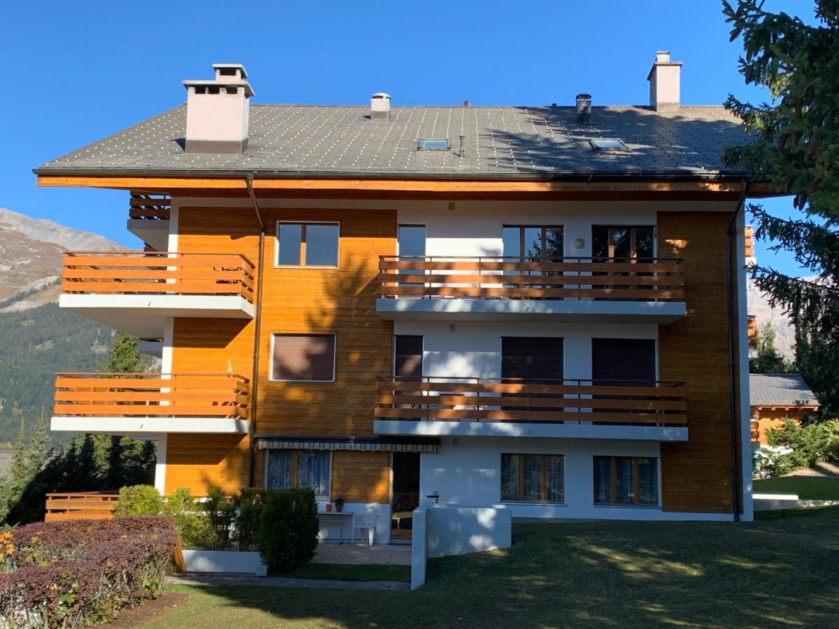 La Jacinthe De Crans Apartment Luaran gambar