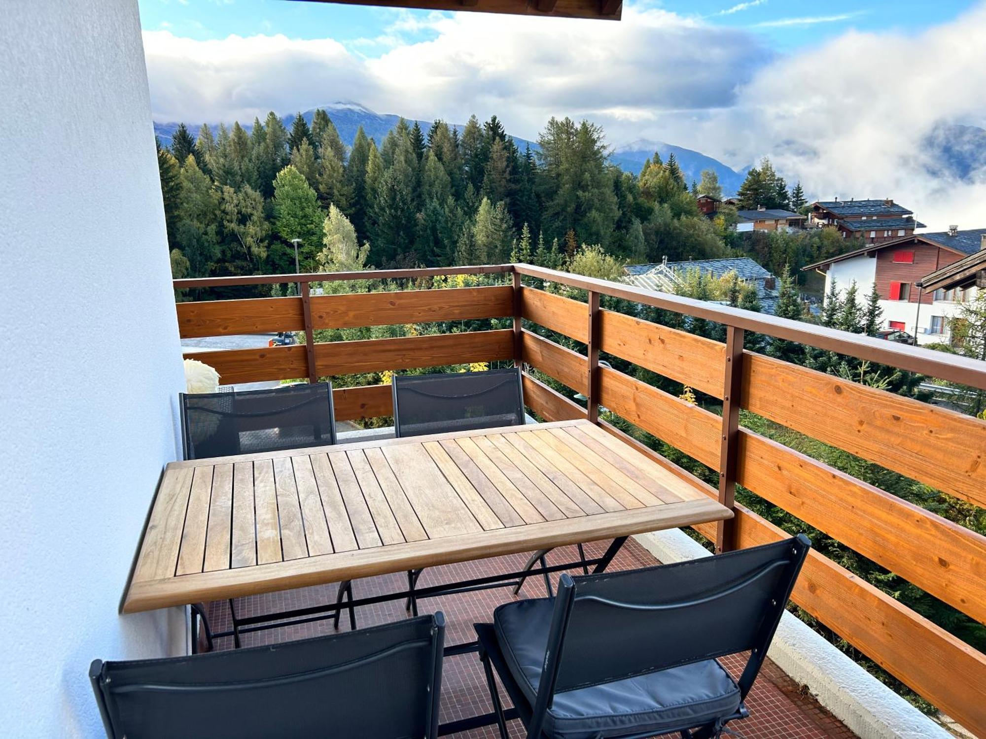 La Jacinthe De Crans Apartment Luaran gambar